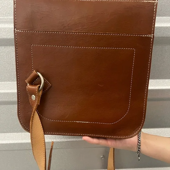 New Classic Brown Leather Men's messenger Bag - Picture 2 of 5